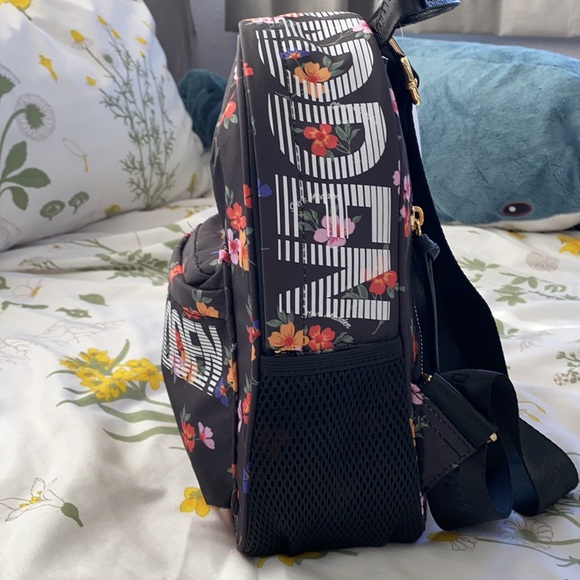 Steve Madden back pack - Picture 4 of 7